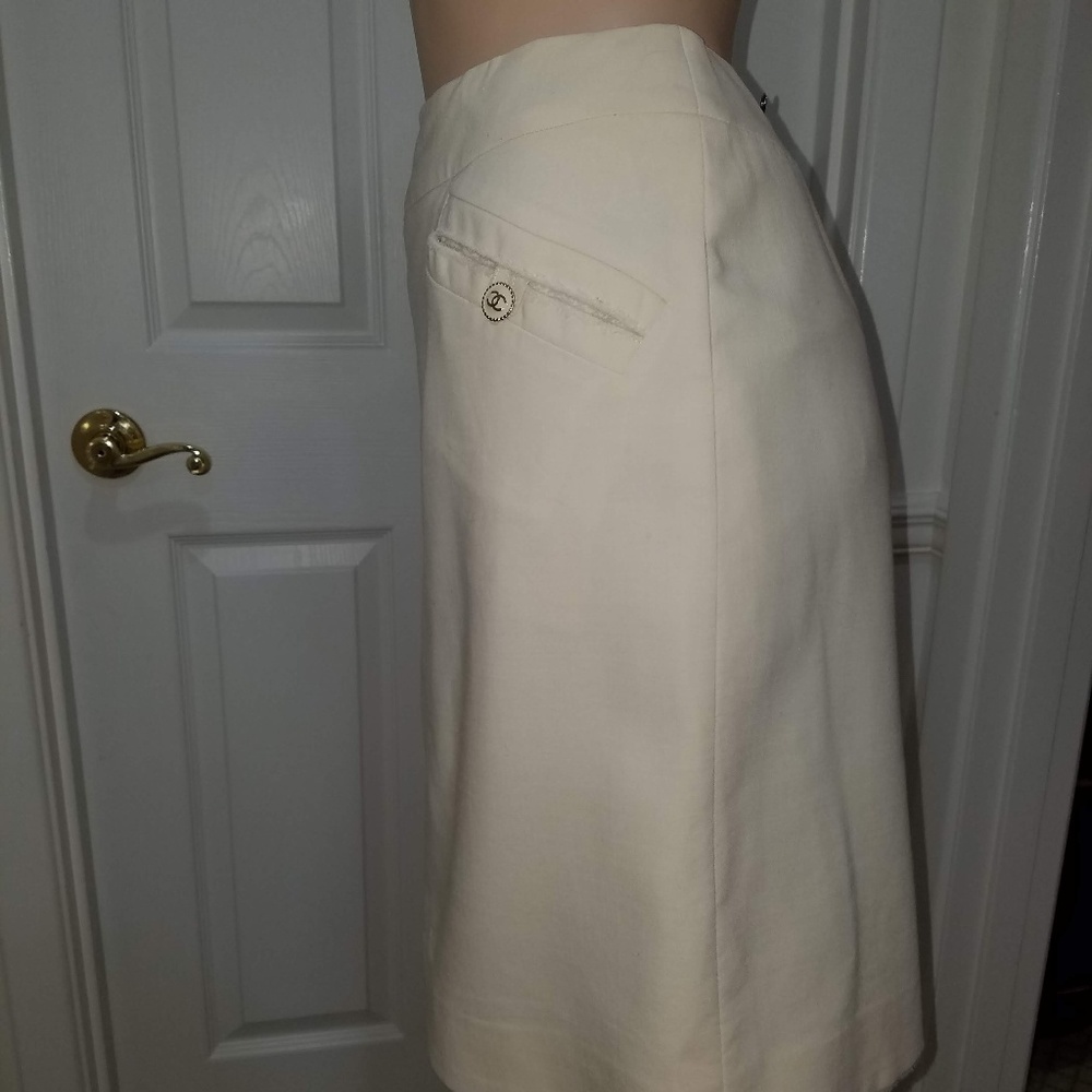 CHANEL Cream Suit w/ Frayed Hems CC & Buttons - Picture 6 of 8